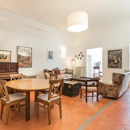 Apartment Pitti Large With Balcony Florenz