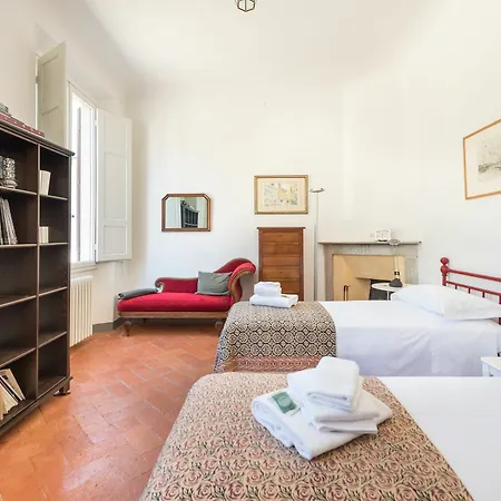 Pitti Large With Balcony * Florenz